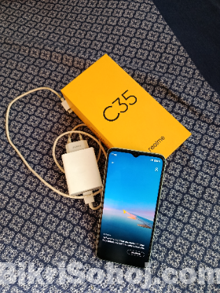Realme C35